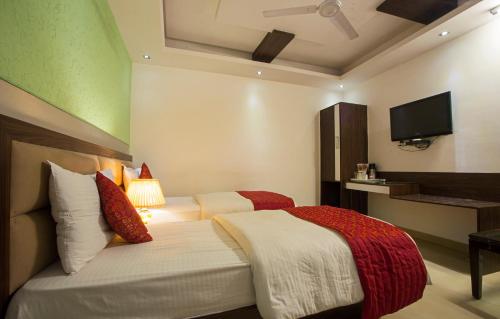 Hotel Shri Vinayak at New Delhi Railway Station-By RCG Hotels