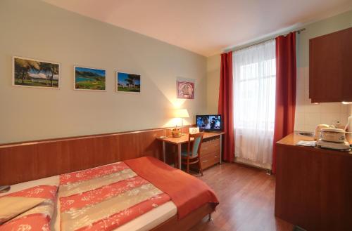 1 queen bed