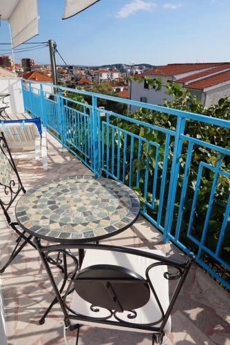 Apartments by the sea Trogir - 13623 - image 5