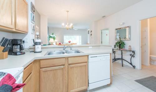 Emerald Island Resort Crystal Corner -Three Bedroom Home - image 8