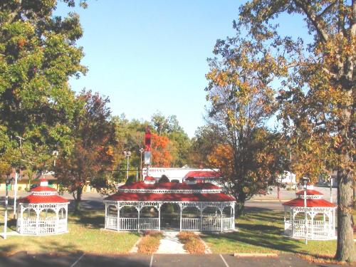 Murray Inn and Art Gallery - 정원