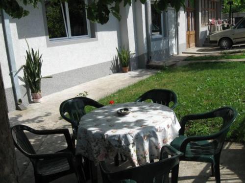 Lenka Apartments - image 2