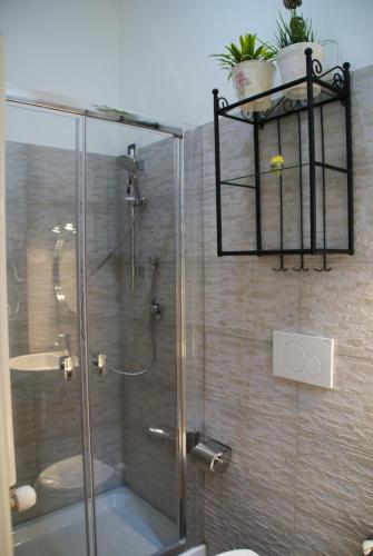 Rome Orange Inn - image 11