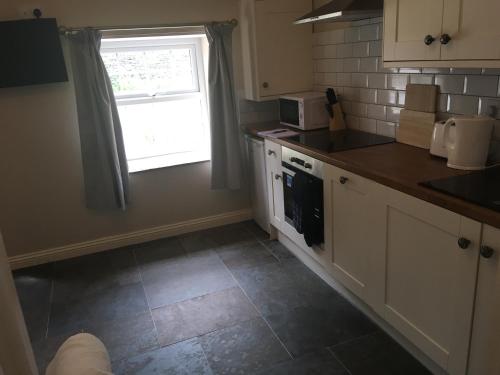 White House Cottages - image 6