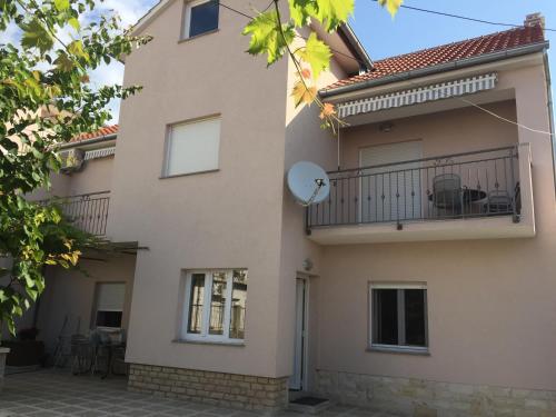  Apartments Uroda, Pension in Betina