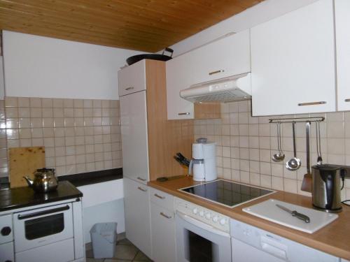 Konyha, Ferienhaus Römerhütte (Ferienhaus Romerhutte) in Troglacke