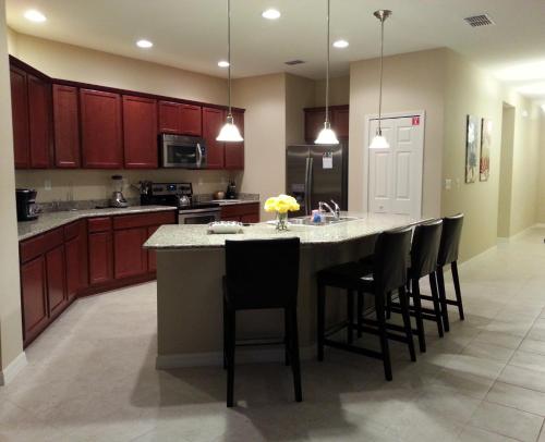 CozyKey Vacation Rentals - Crystal Cove - image 2