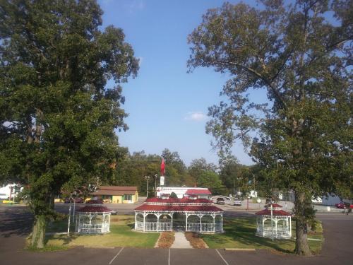 Murray Inn and Art Gallery - 정원