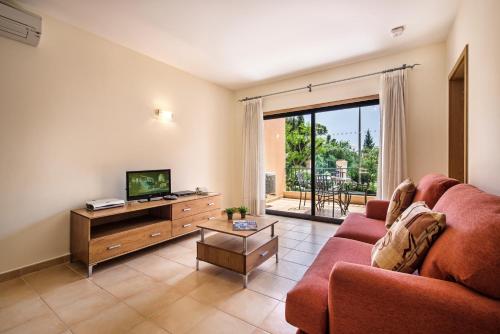 Studio Apartment image 2