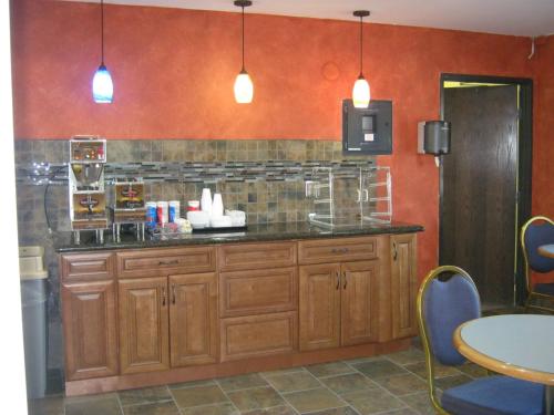 Étterem, Burnsville Inn & Suites in Burnsville