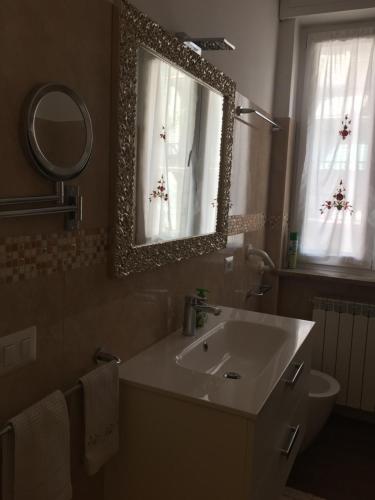 Double Room with Private Bathroom image 2