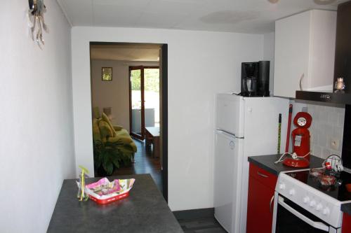 Konyha, Lesse matinal in Redu