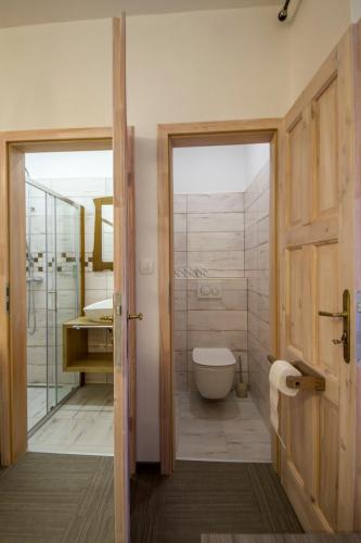 OH Apartments & Rooms - image 4