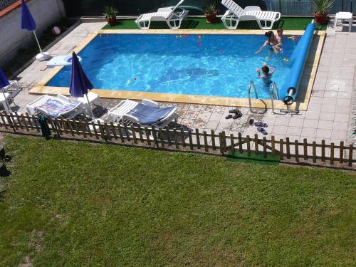Peldbaseins, Guesthouse Argacho in Stob