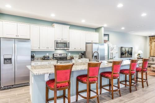 Elegant Home with Pool Table & Private Pool near Disney - 7648W - image 9