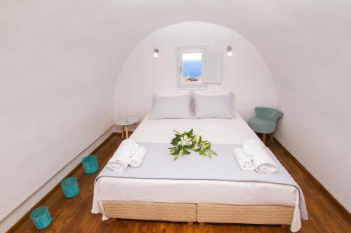 Evilio Houses Oia Santorini - image 2