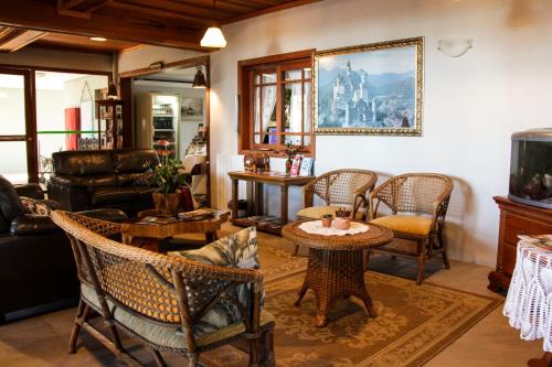 Shared lounge/TV area, Hotel Aconchego da Serra in Carniel