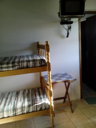 1 double bed, 4 bunk beds