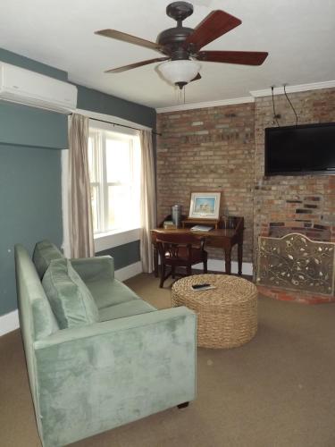 William Watson Hotel - image 5