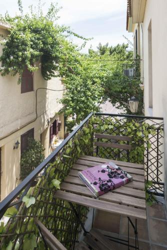 Athenian House in Plaka - 4 Bdrm Villa - 10 adults - main image