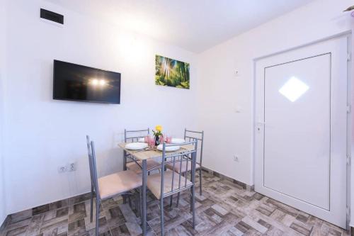 Apartments Sea Star Ivana - image 5