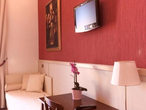 Dnb House Hotel - image 10