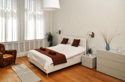 Basilica Apartments - main image