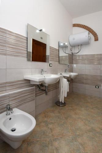 Residenza Maria Antonia - Historical Suite - image 11