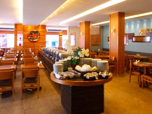 Restaurant, Malibu Palace Hotel in Cabo Frio