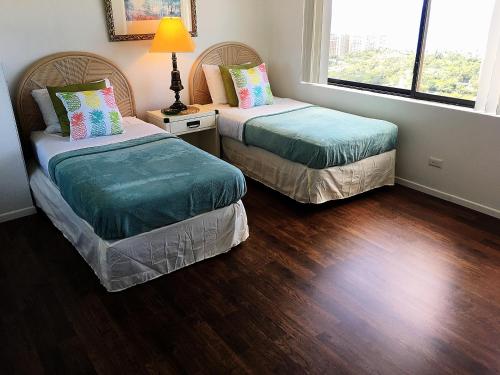 Hawaiian Monarch Penthouse 401 by Hawaii Ocean Club - image 8
