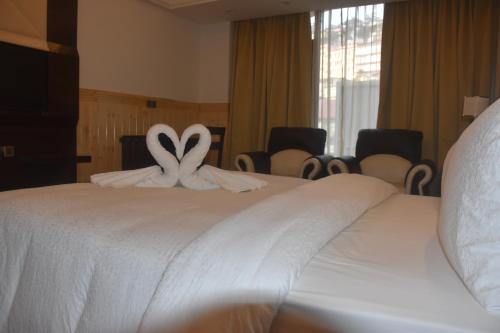 Deluxe Double Room image 4