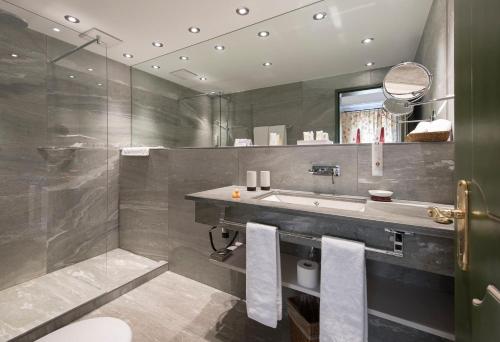 room detail thumbnail 2