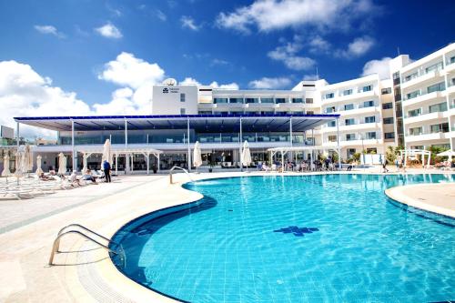 Odessa Beach Hotel - image 10