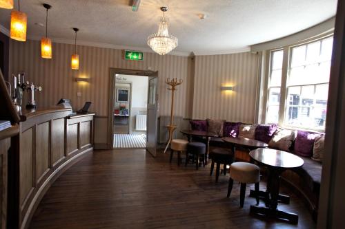 Old Bull Inn - image 4
