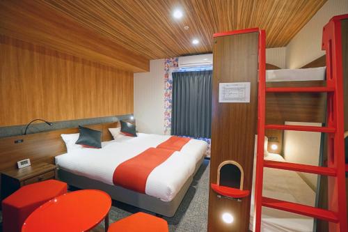Standard Room with Bunk Bed and Spacious Bathroom (4 Adults)