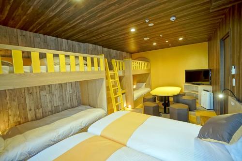 Deluxe Room with Bunk Bed and Spacious Bathroom (6 Adults)
