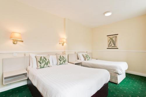 Triple Room image 3