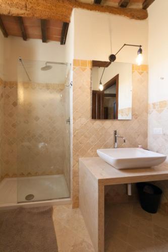Umbria Country Shelter - image 10