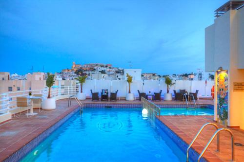 Hotel Royal Plaza - image 5