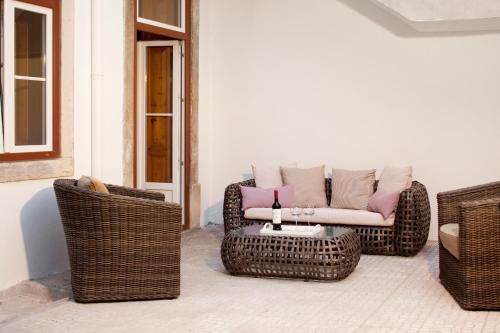 Lisbon Rentals Real - image 8