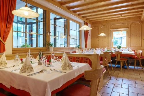 Restaurant, Gasthof Schwarzer Adler in Curon Venosta