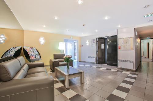 Фойє, Appart Hotel Les Laureades in Центр міста Клермон-Ферран 