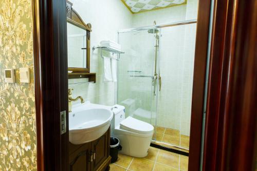 IMPERIAL Hotel - image 3