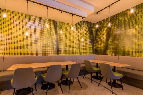 Bar/lounge, Thistle Express London Luton in Luton