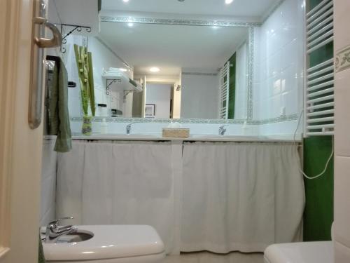 セビリア Apartamento duplex en centro de Sevilla 4つ星 シングルルーム スイート