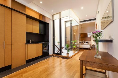 Artist's Charming Design - Space Maison Apartments, Sevilla