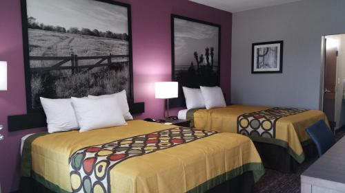 Queen Room with Two Queen Beds and Bath Tub - Mobility/Hearing Accessible - Non-Smoking