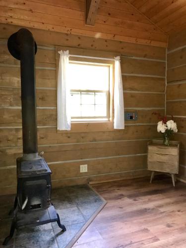 Cabin with Shared Bathroom