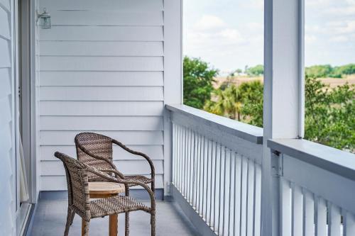 Shem Creek Inn - image 4