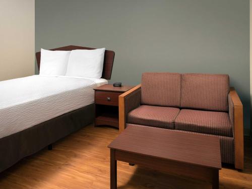 WoodSpring Suites Kansas City Liberty